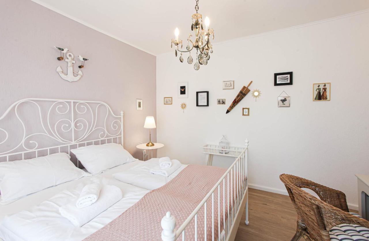 Sherlock'S Holidays Boutique Rooms Portoroz Exterior foto