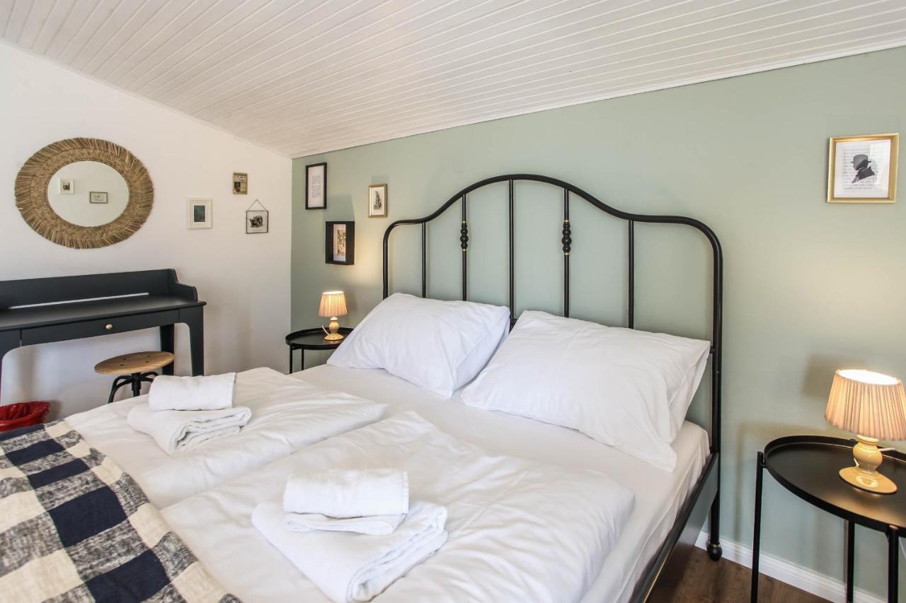 Sherlock'S Holidays Boutique Rooms Portoroz Exterior foto