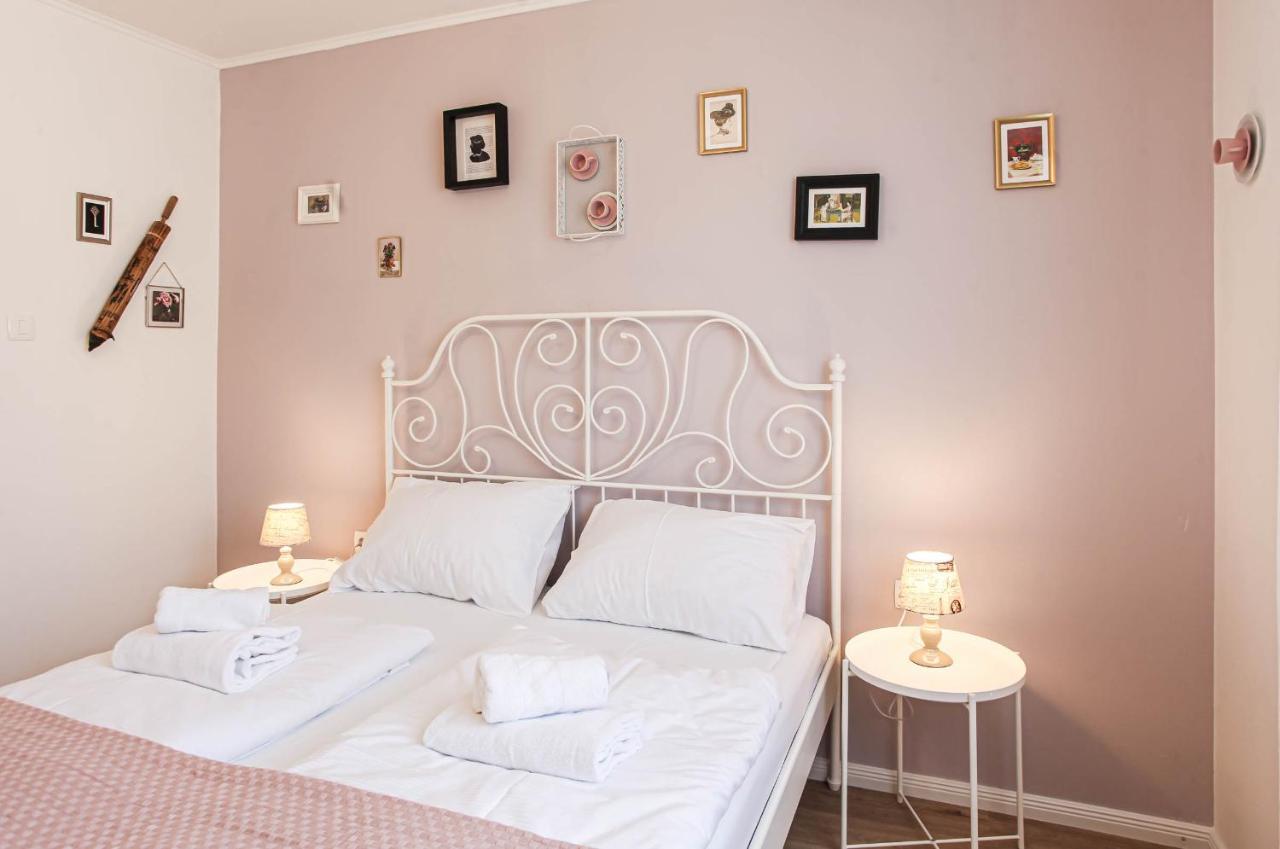 Sherlock'S Holidays Boutique Rooms Portoroz Exterior foto