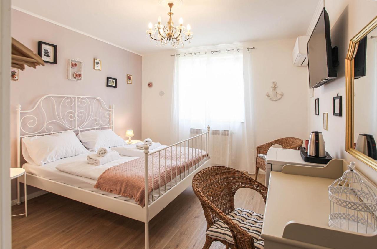 Sherlock'S Holidays Boutique Rooms Portoroz Exterior foto