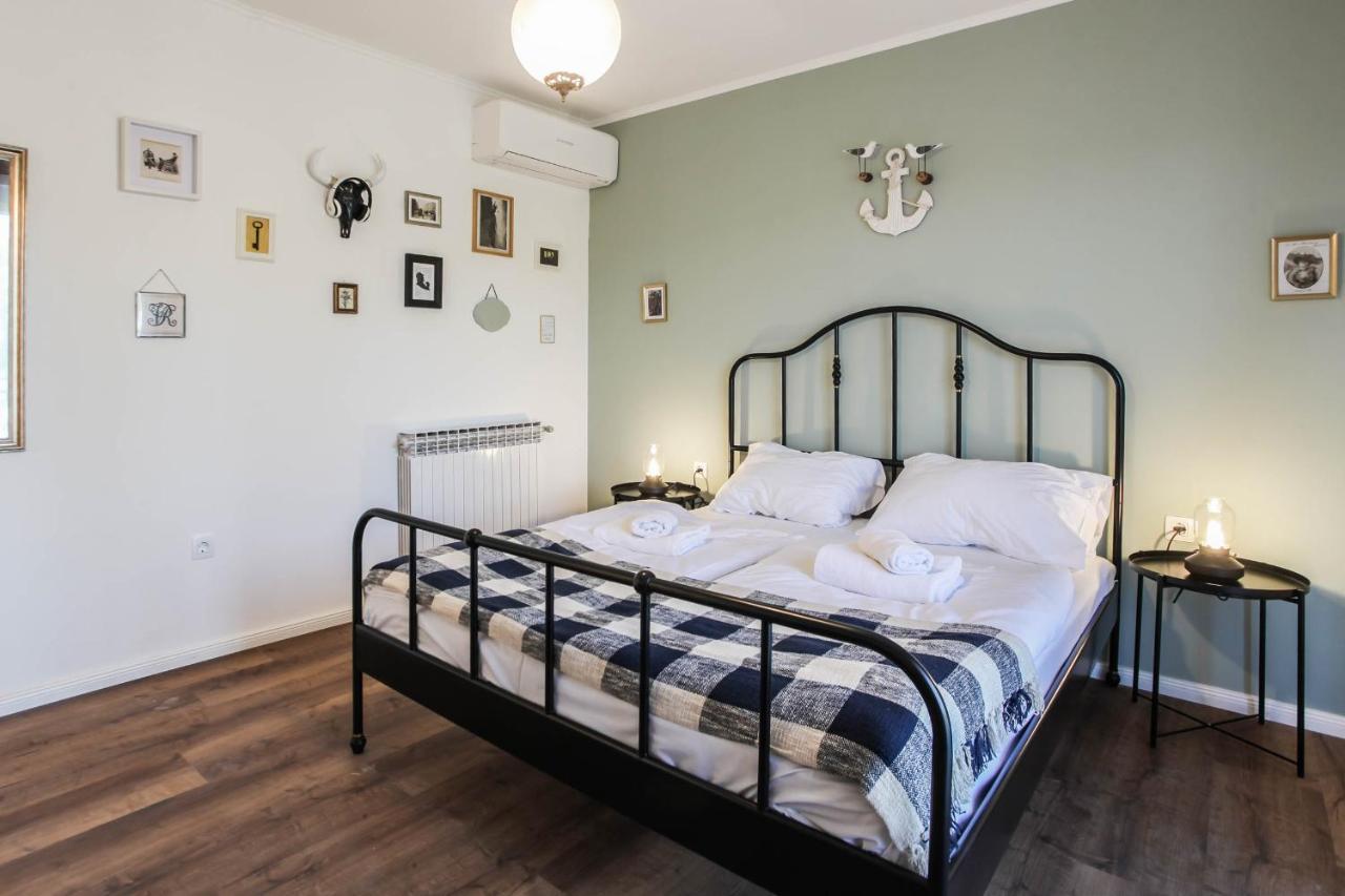 Sherlock'S Holidays Boutique Rooms Portoroz Exterior foto